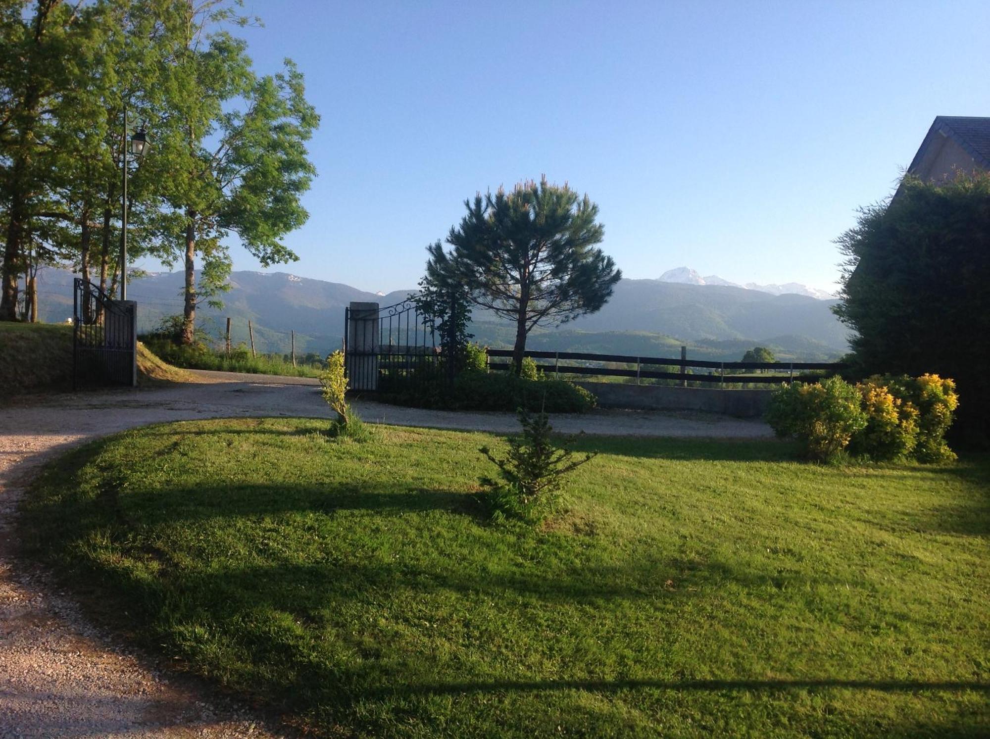 Le Gite Du Poire Molere Exteriör bild
