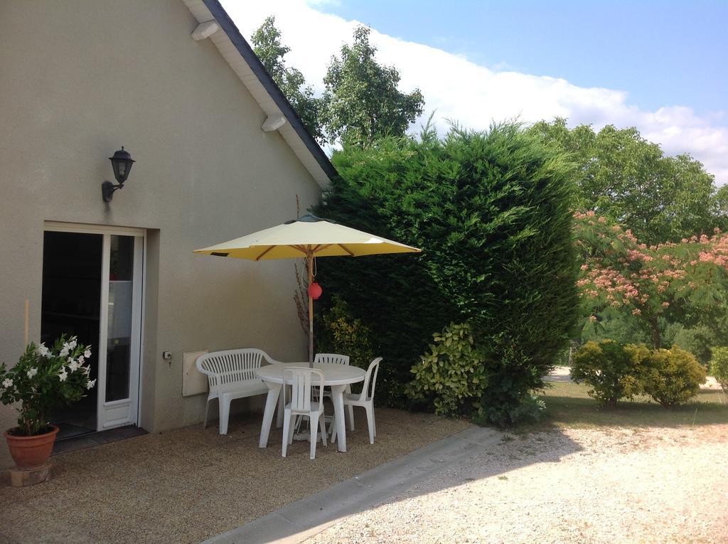 Le Gite Du Poire Molere Exteriör bild